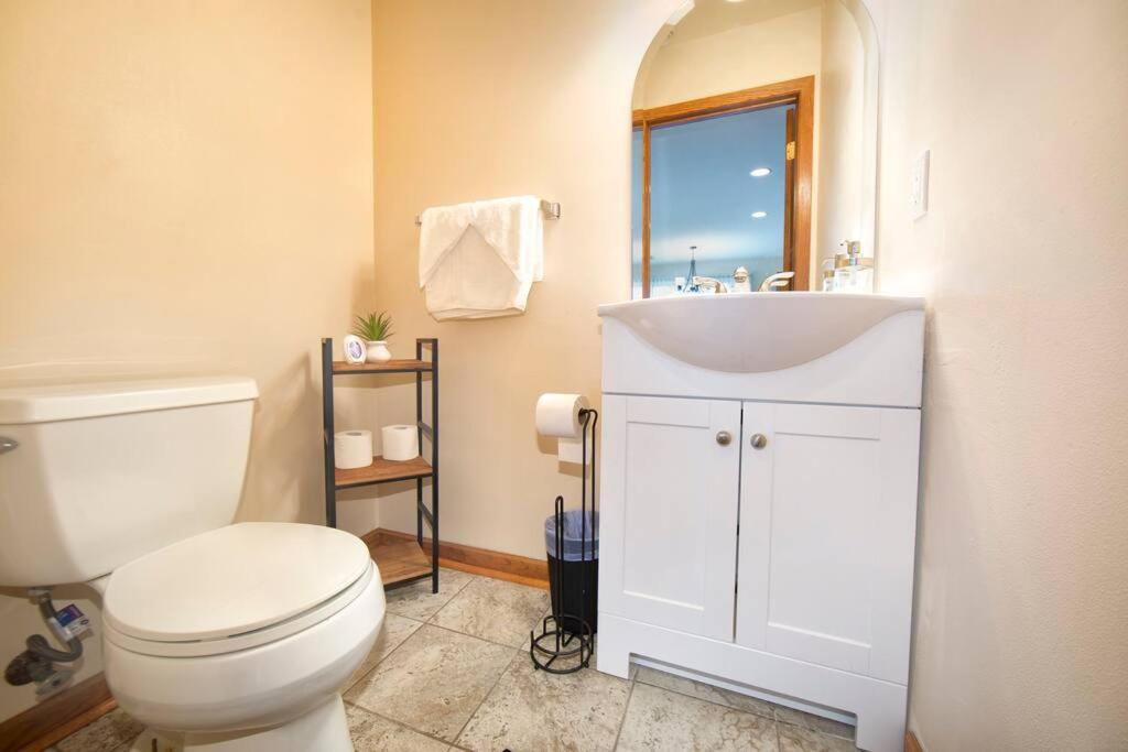 Tucked Away Off Brady - 4 Beds Apartman Milwaukee Kültér fotó